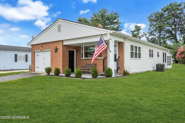 95 Rodhos Street, Toms River, NJ 08757