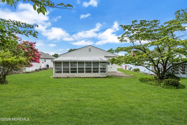 95 Rodhos Street, Toms River, NJ 08757