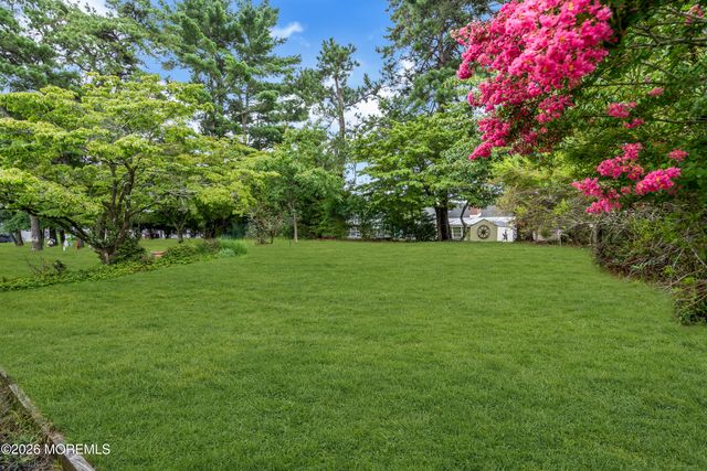 95 Rodhos Street, Toms River, NJ 08757