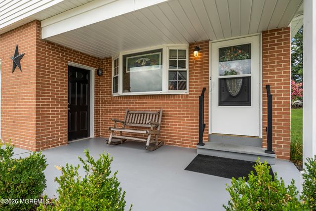 95 Rodhos Street, Toms River, NJ 08757