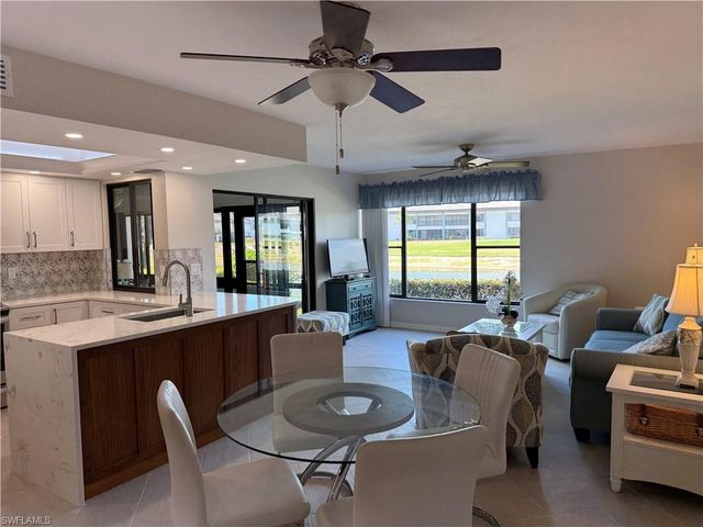 5850 Trailwinds DR # 713, Fort Myers, FL 33907