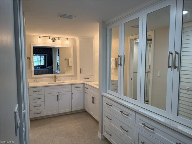 5850 Trailwinds DR # 713, Fort Myers, FL 33907