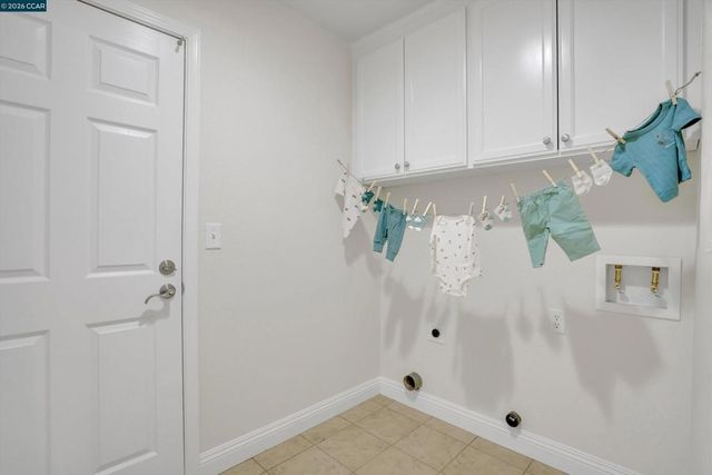 3190 Castro St, Martinez, CA 94553