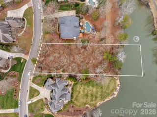 8234 Victoria Lake Drive, Waxhaw, NC 28173