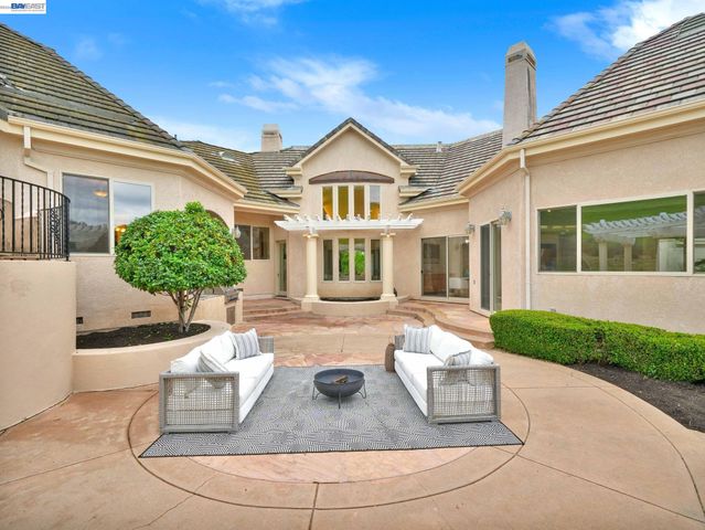 46890 Rancho Higuera Rd, Fremont, CA 94539