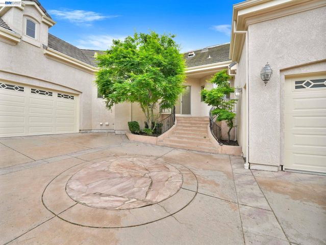 46890 Rancho Higuera Rd, Fremont, CA 94539