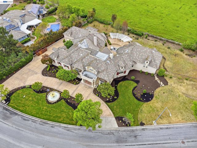 46890 Rancho Higuera Rd, Fremont, CA 94539
