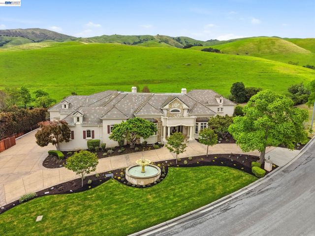 46890 Rancho Higuera Rd, Fremont, CA 94539