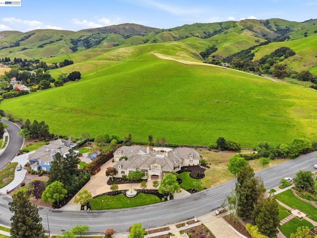 46890 Rancho Higuera Rd, Fremont, CA 94539