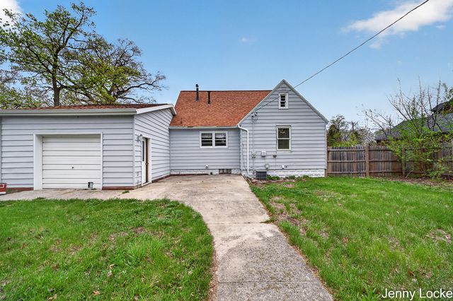 1059 Airport Road, Norton Shores, MI 49441