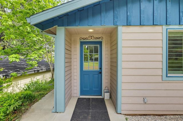 749 Gold Flat Rd, Nevada City, CA 95959