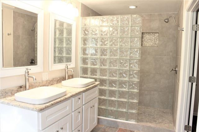 10142 Eddystone Drive, Houston, TX 77043