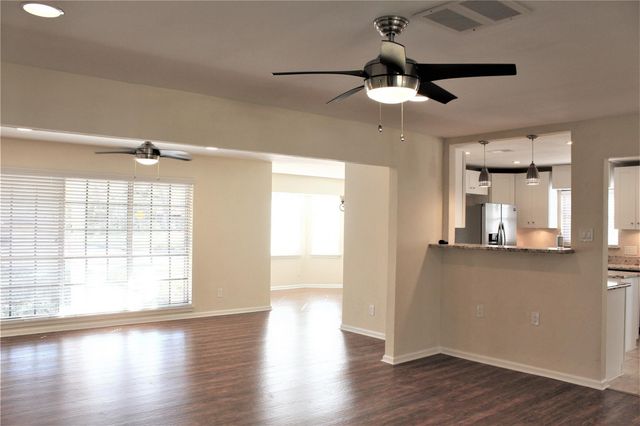 10142 Eddystone Drive, Houston, TX 77043