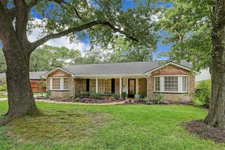 10142 Eddystone Drive, Houston, TX 77043