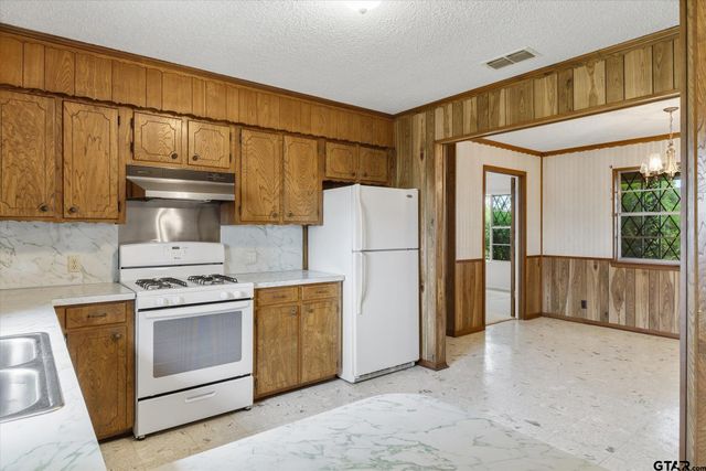 903 VZ County Road 1602, Grand Saline, TX 75140