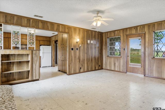 903 VZ County Road 1602, Grand Saline, TX 75140