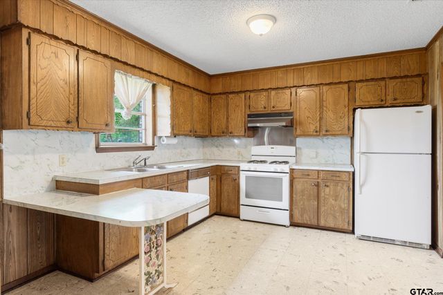 903 VZ County Road 1602, Grand Saline, TX 75140