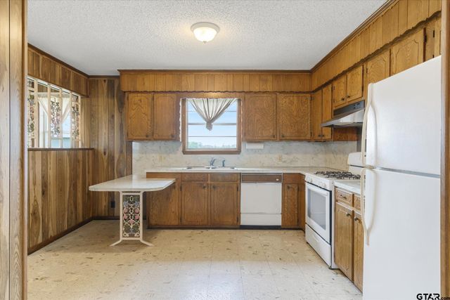 903 VZ County Road 1602, Grand Saline, TX 75140