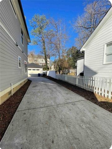 2668 Memorial SE Drive, Atlanta, GA 30317