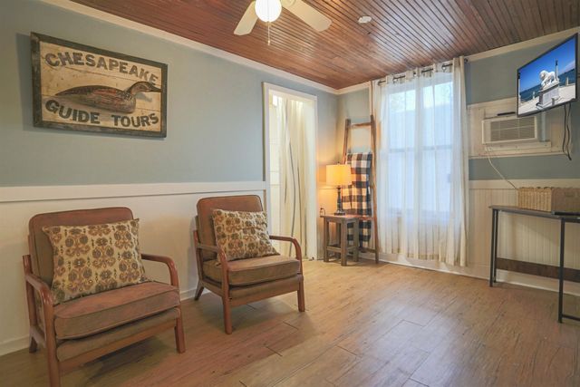 249 Charlotte St, St Augustine, FL 32084