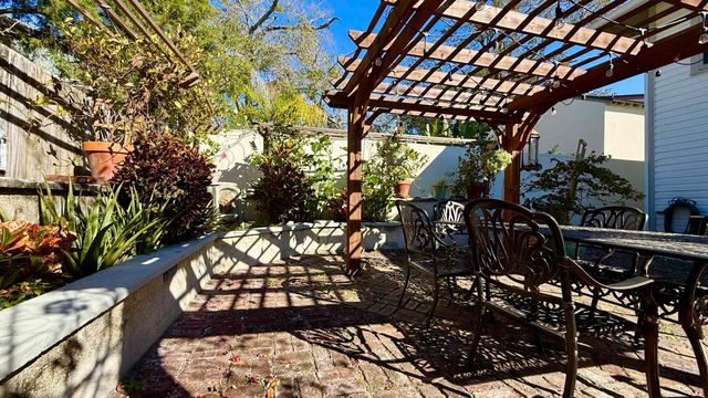 249 Charlotte St, St Augustine, FL 32084