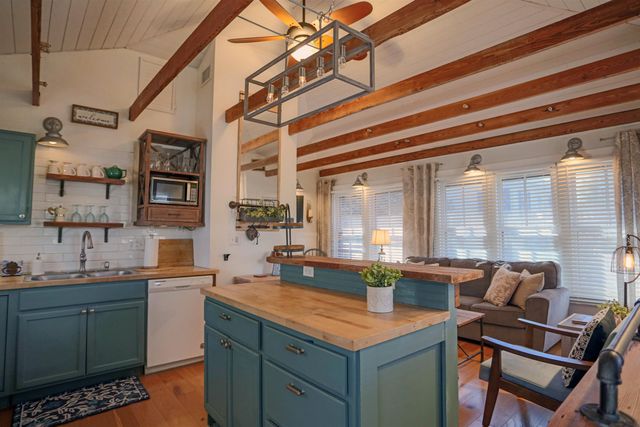 249 Charlotte St, St Augustine, FL 32084