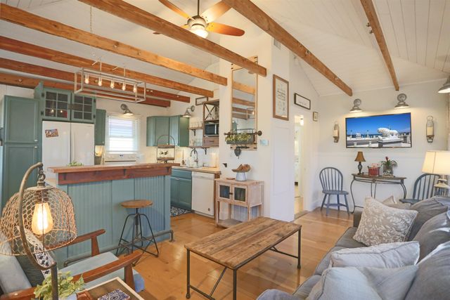 249 Charlotte St, St Augustine, FL 32084