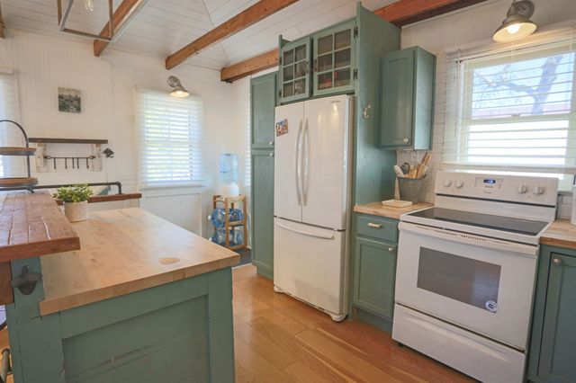 249 Charlotte St, St Augustine, FL 32084