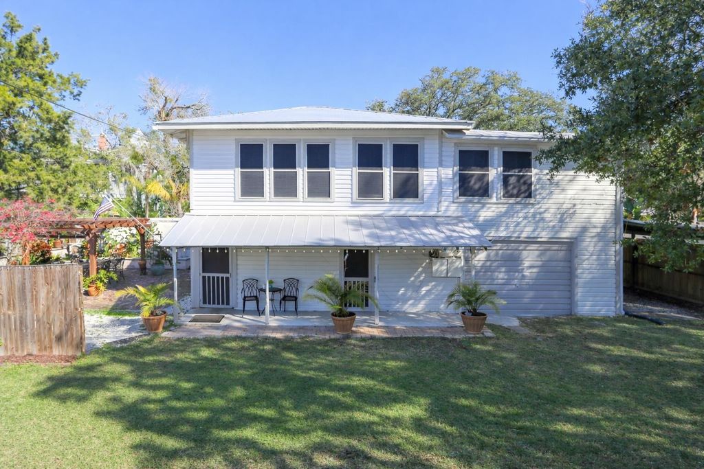 249 Charlotte St, St Augustine, FL 32084