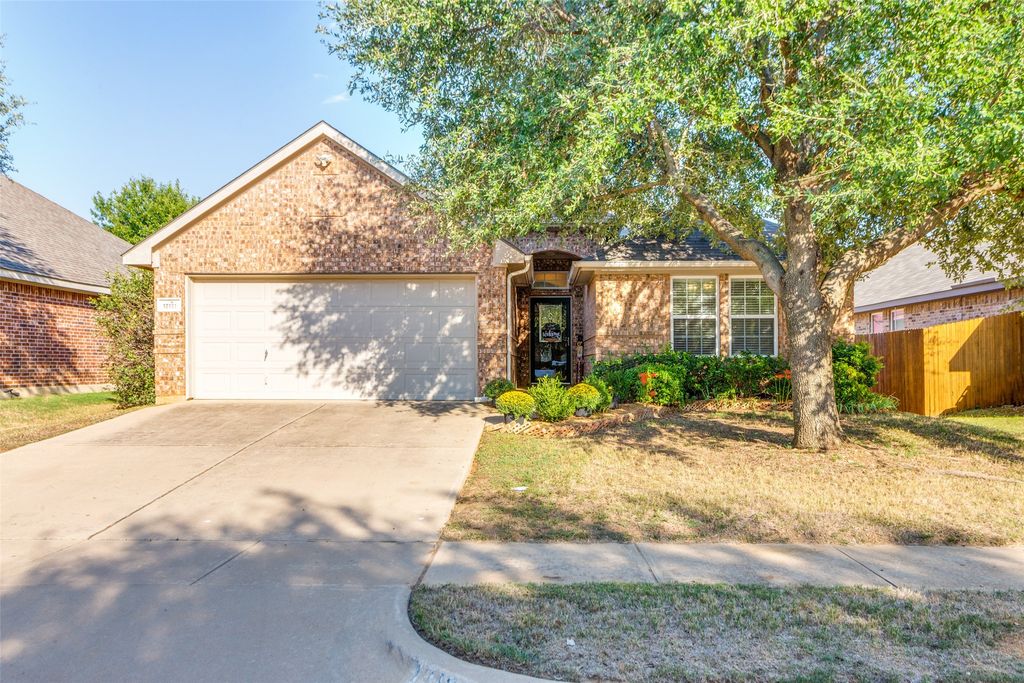 12131 Rowsley Lane, Burleson, TX 76028
