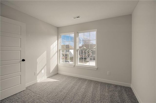 6118 NE 118th Street, Kansas City, MO 64156