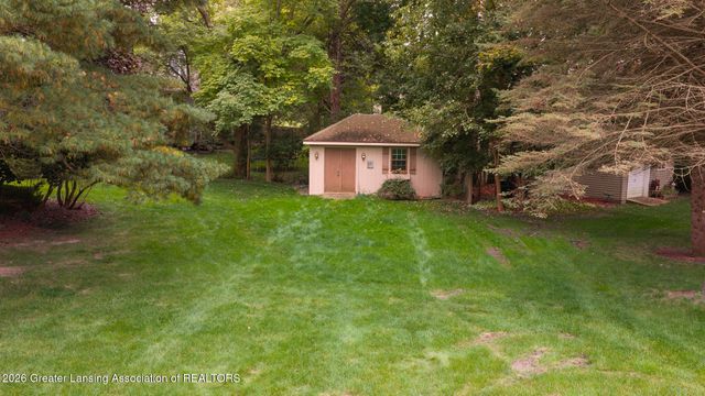 2855 Shadow Wood Drive, Holt, MI 48842