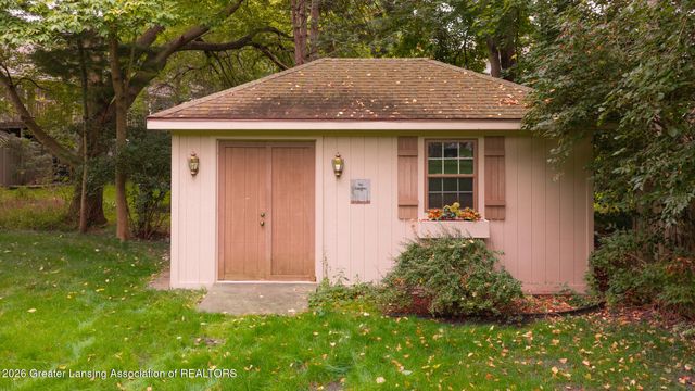 2855 Shadow Wood Drive, Holt, MI 48842