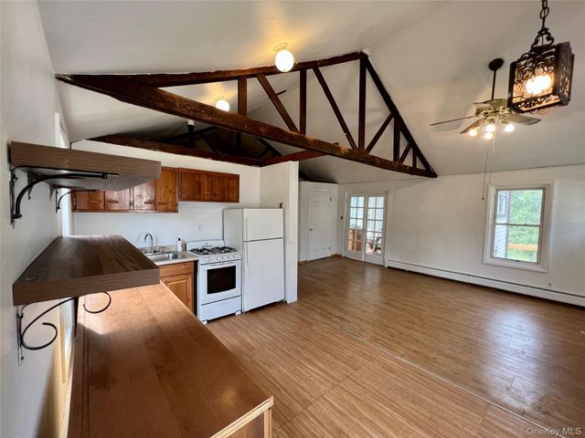 496 Mountainview Avenue B, Valley Cottage, NY 10989