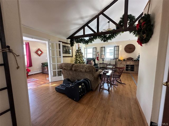 496 Mountainview Avenue B, Valley Cottage, NY 10989