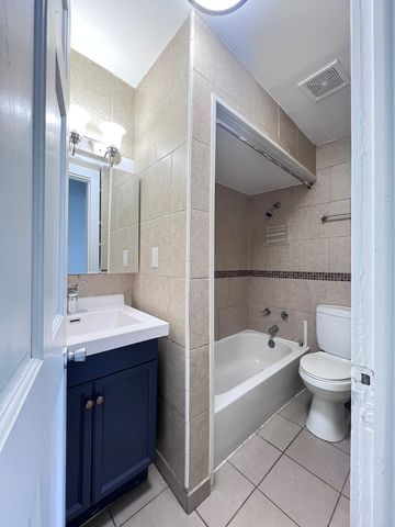 7024 S Wentworth Avenue 1, Chicago, IL 60621