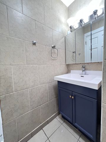 7024 S Wentworth Avenue 1, Chicago, IL 60621