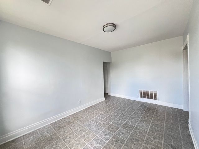7024 S Wentworth Avenue 1, Chicago, IL 60621