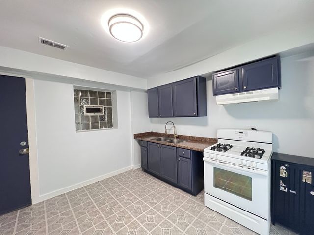 7024 S Wentworth Avenue 1, Chicago, IL 60621