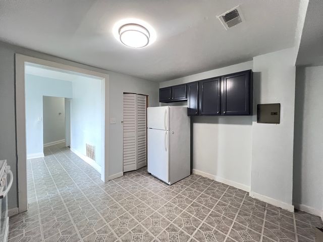 7024 S Wentworth Avenue 1, Chicago, IL 60621