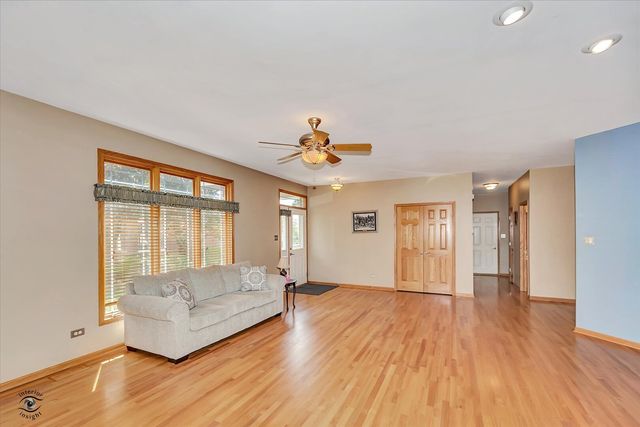 10754 Canterbury Drive, Mokena, IL 60448