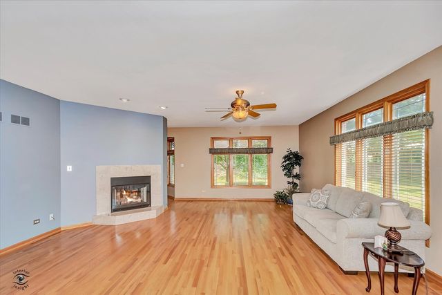 10754 Canterbury Drive, Mokena, IL 60448