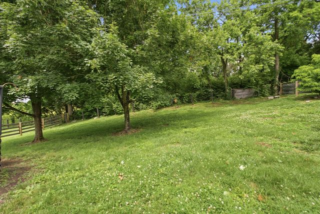 1321 Travis Drive, Richmond, KY 40475