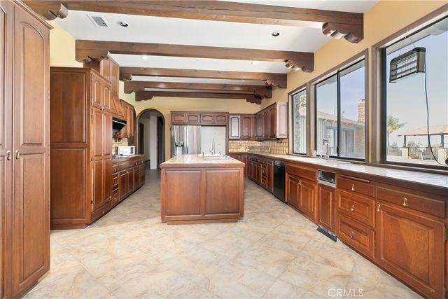 1605 Walter Ct, Colton, CA 92324
