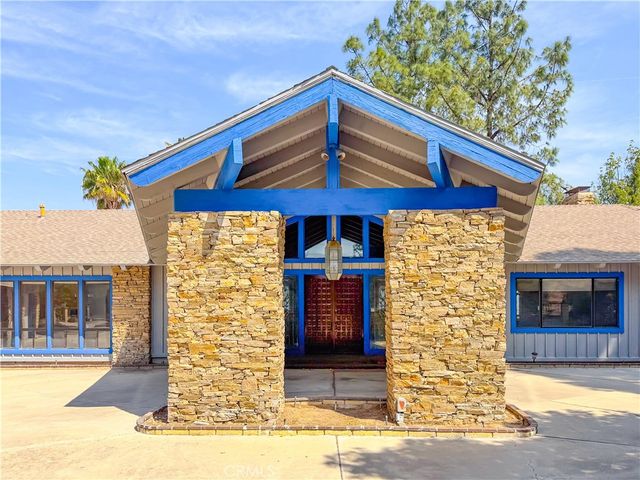 1605 Walter Ct, Colton, CA 92324
