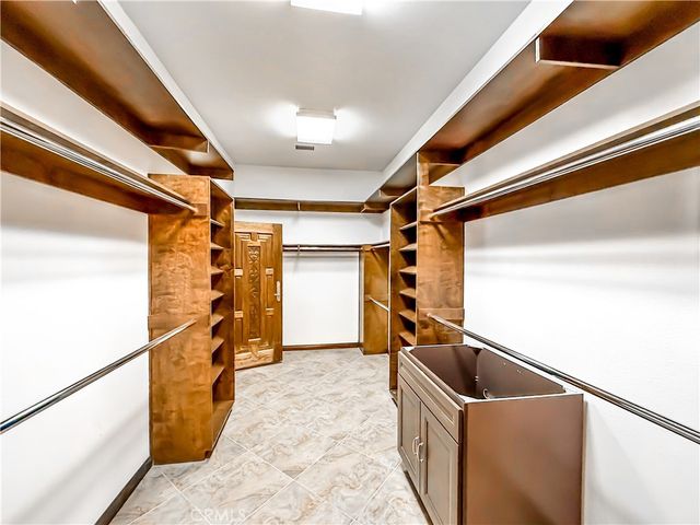 1605 Walter Ct, Colton, CA 92324