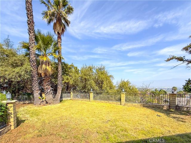 1605 Walter Ct, Colton, CA 92324