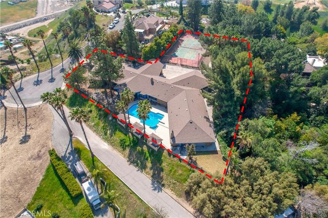 1605 Walter Ct, Colton, CA 92324