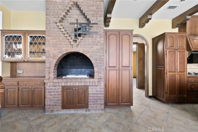 1605 Walter Ct, Colton, CA 92324