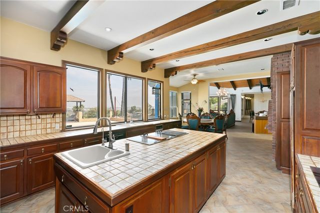 1605 Walter Ct, Colton, CA 92324